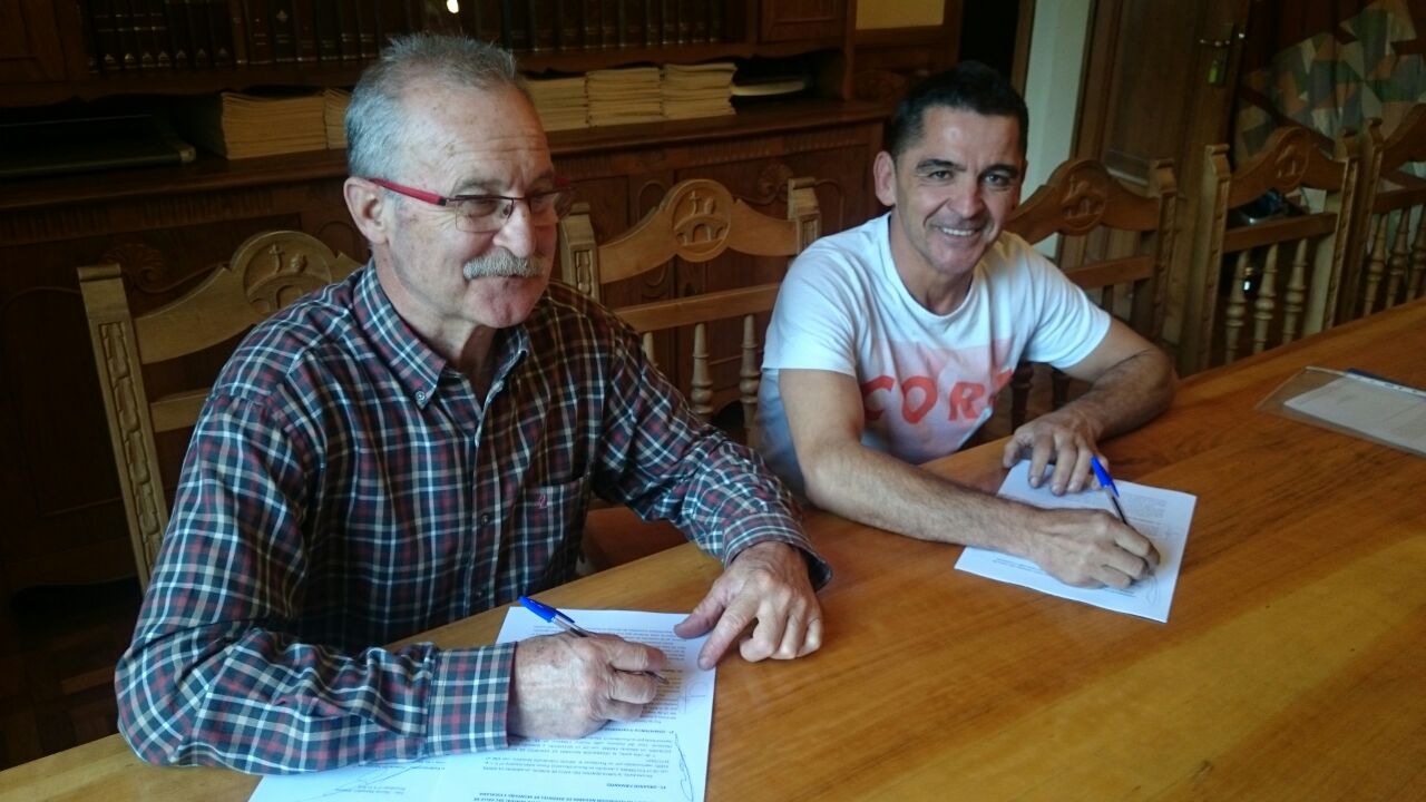 HOY DIA 20 DE MAYO, LA JUNTA DEL VALLE DE RONCAL Y LA FEDERACION NAVARRA DE MONTA&Ntilde;A HAN FIRMADO UN CONVENIO DE COLABORACION PARA LA RECUPERACION Y GESTION DEL REFUGIO DE BELAGUA.